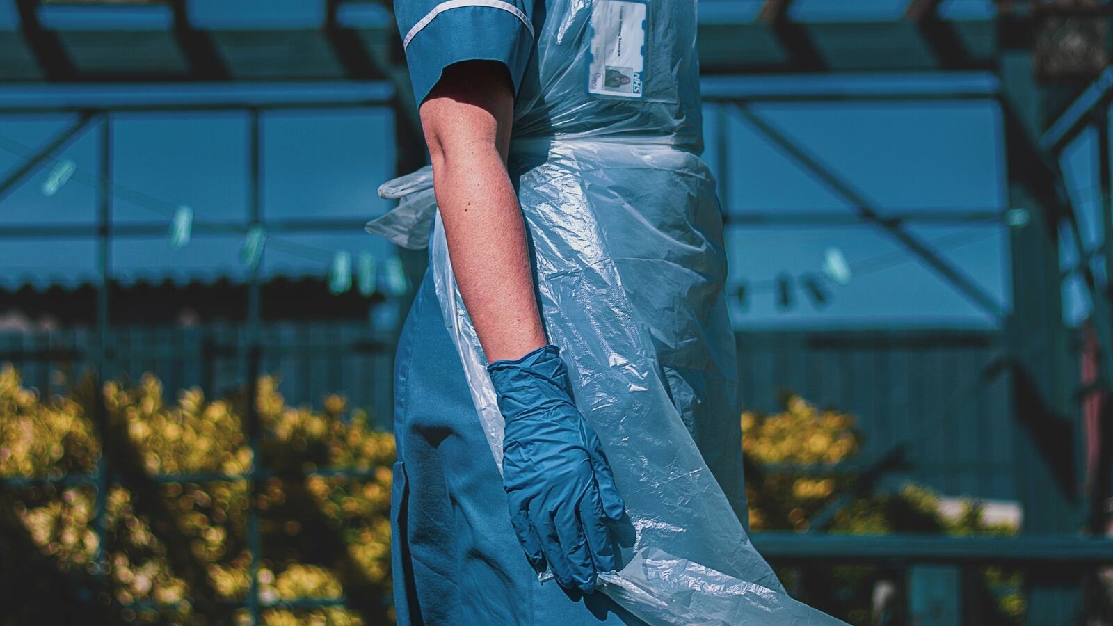 Why Do Your Disposable Aprons Keep Ripping?